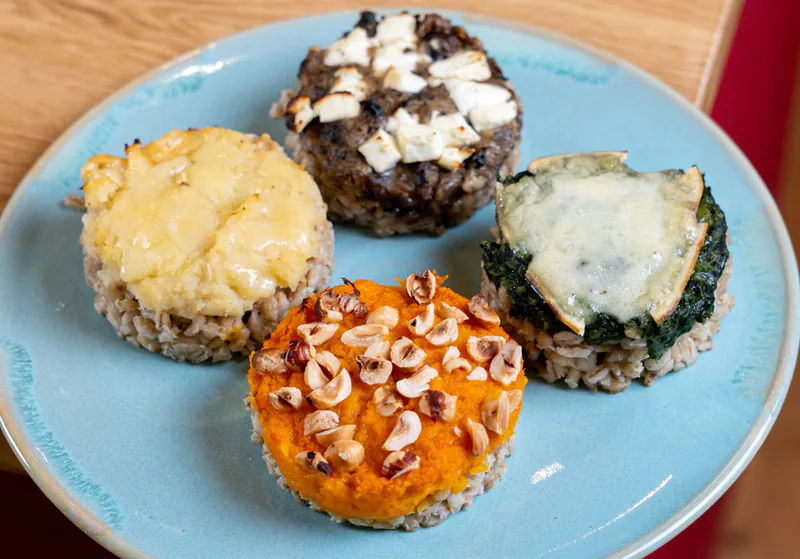 Quatre gratinés d’orge aux garnitures variées